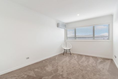 Photo of property in 4 Awakirihi Close, Shamrock Park, Auckland, 2016