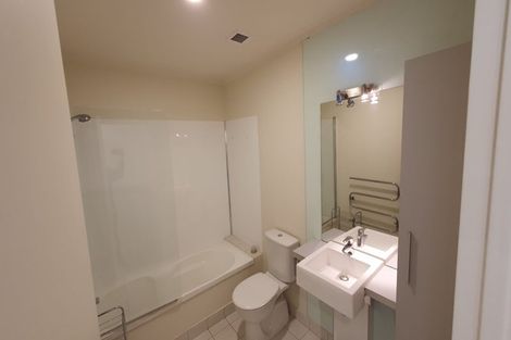 Photo of property in Luna Apartments, 6l/16 Burton Street, Grafton, Auckland, 1010