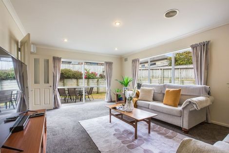 Photo of property in 3 Routeburn Avenue, Aotea, Porirua, 5024