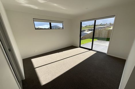 Photo of property in 8 Monterey Rise, Te Kamo, 0112