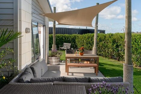 Photo of property in 18 Takahe Drive, Paraparaumu Beach, Paraparaumu, 5032