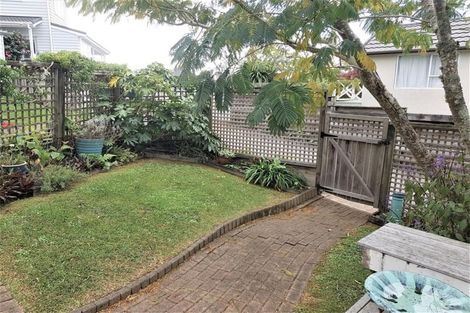 Photo of property in 1/39 Calypso Place, Rothesay Bay, Auckland, 0630