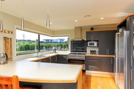 Photo of property in 354 Henwood Road, Hillsborough, New Plymouth, 4372