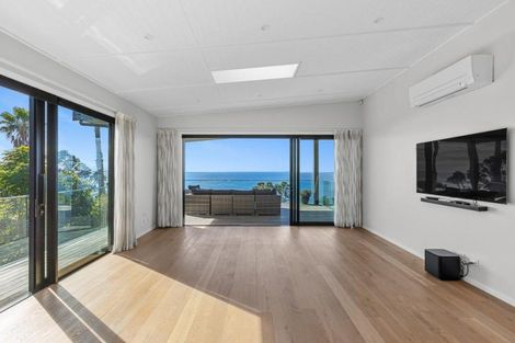 Photo of property in 102 Vipond Road, Stanmore Bay, Whangaparaoa, 0932