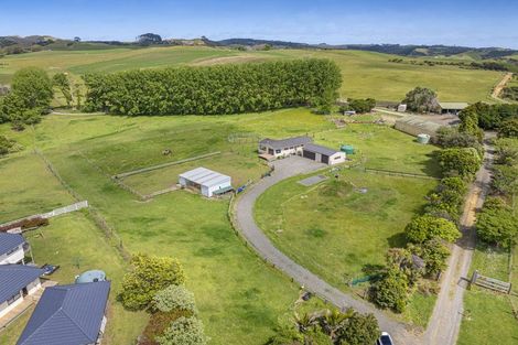 Photo of property in 47 Crosland Road, South Head, Helensville, 0874