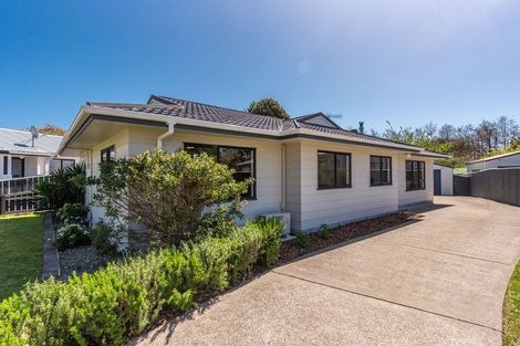 Photo of property in 37 Campbell Avenue, Paraparaumu, 5032