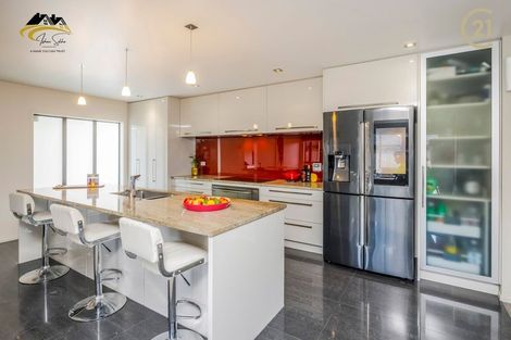 Photo of property in 32 Ripple Grove, Waiuku, 2123