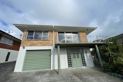 Photo of property in 10 Bodi Place, Te Atatu South, Auckland, 0610