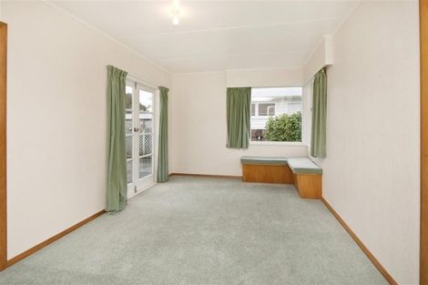 Photo of property in 14 Kapiti Place, Awapuni, Palmerston North, 4412