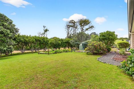 Photo of property in 1014 South Head Road, South Head, Helensville, 0874