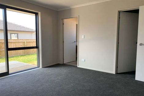 Photo of property in 8 Dida Park Drive, Kumeu, 0810