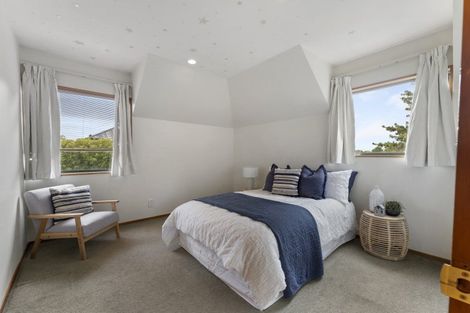 Photo of property in 27 Thornwood Place, Redwood, Christchurch, 8051