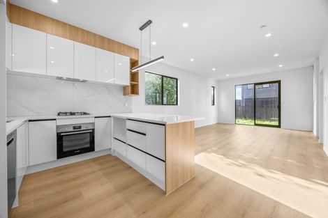 Photo of property in 370e Main Road, Huapai, Kumeu, 0810