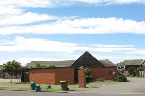 Photo of property in 2/415 Mairehau Road, Parklands, Christchurch, 8083