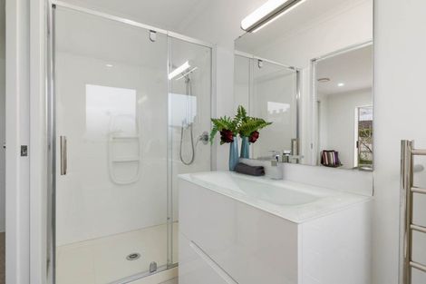 Photo of property in 3 Villino Place, Randwick Park, Auckland, 2105