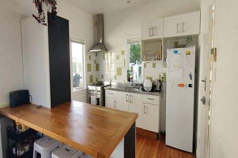 Photo of property in 2/180 Lake Road, Northcote, Auckland, 0627