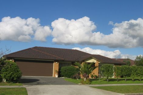 Photo of property in 36 Corrofin Drive, East Tamaki, Auckland, 2013
