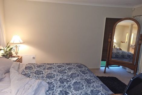 Photo of property in 31 Aragon Grove, Kingsley Heights, Upper Hutt, 5018