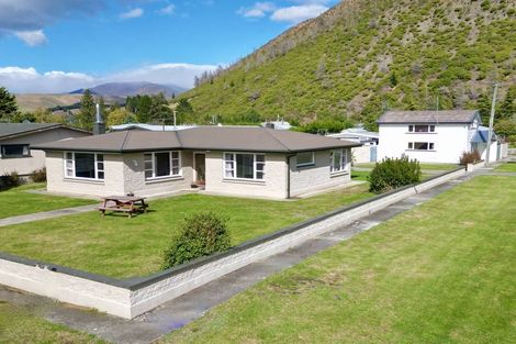 Photo of property in 85 Bledisloe Street, Kurow, 9435
