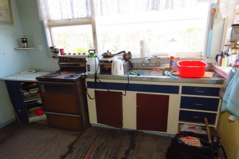 Photo of property in 9 Main Road, Hector, 7822