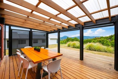 Photo of property in 2 Peregrine Place, Kinloch, Taupo, 3377