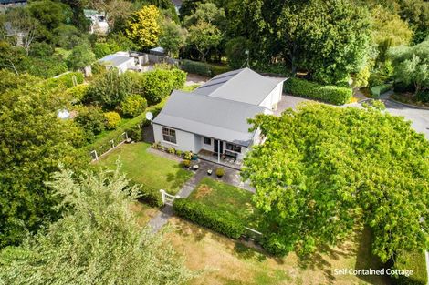 Photo of property in 5 Waicola Drive, Fitzherbert, Palmerston North, 4471