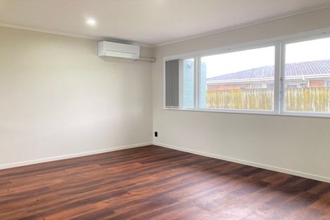 Photo of property in 2/5 Norman Spencer Drive, Papatoetoe, Auckland, 2104
