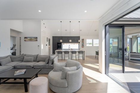 Photo of property in 1 Capstan Crescent, Whitianga, 3510