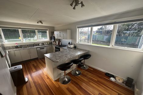 Photo of property in 35 Brassey Street, Waverley, 4510