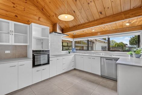 Photo of property in 14 Parfitt Place, Ngatea, 3503