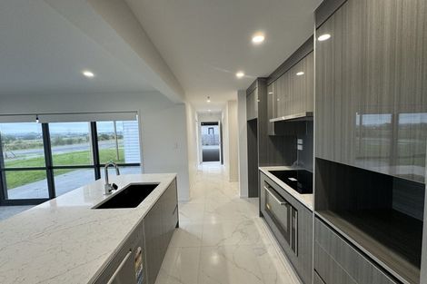 Photo of property in 2 Kaitiaki Drive, Clarks Beach, 2122