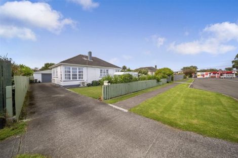 Photo of property in 2 Gladstone Street, Hawera, 4610