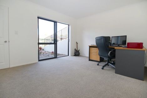 Photo of property in 8 Vintage Drive, Henderson, Auckland, 0612