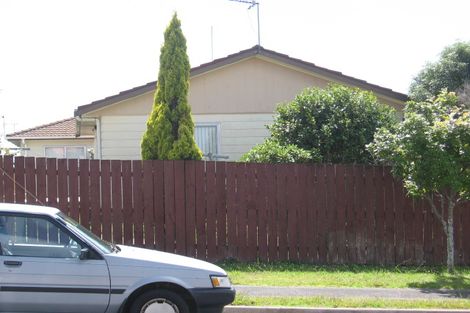 Photo of property in 2/8 Gerbic Place, Mount Roskill, Auckland, 1041