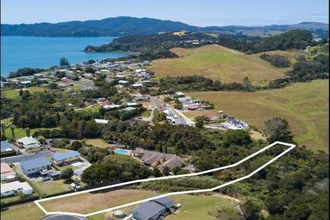 Photo of property in 1 Lori Lane, Coopers Beach, 0420