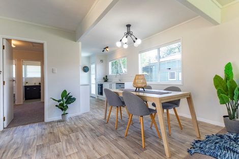 Photo of property in 133 Millbrook Road, Sunnyvale, Auckland, 0612