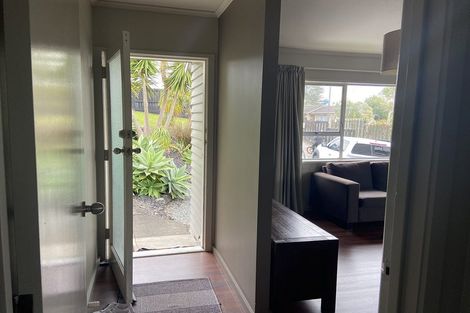 Photo of property in 43 Redwood Drive, Massey, Auckland, 0614