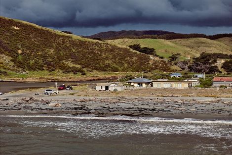 Photo of property in 1090 Makara Road, Makara Beach, 6972