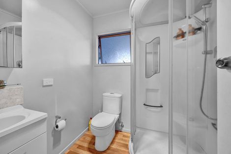 Photo of property in 15 Kauri Street, Inglewood, 4330