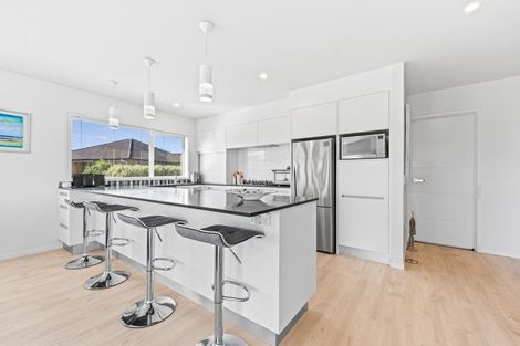 Photo of property in 9 Kamahi Place, One Tree Point, 0118