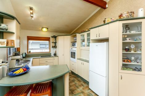 Photo of property in 7 Park Lane, Waitara, 4320