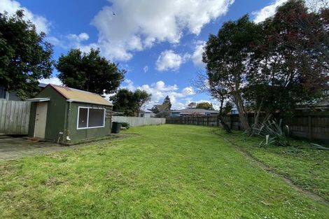 Photo of property in 5 Harrington Road, Henderson, Auckland, 0610