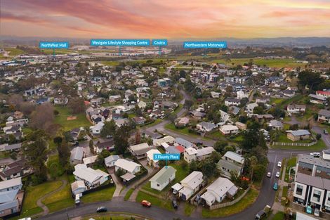 Photo of property in 5 Flaunty Place, West Harbour, Auckland, 0618