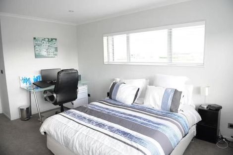 Photo of property in 11 Fountain Avenue, Karaka, Papakura, 2113