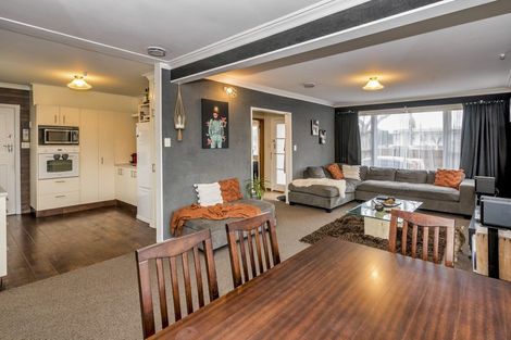 Photo of property in 593 Queen Street East, Levin, 5510