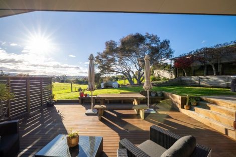 Photo of property in 15 Lionel Place, Mapua, 7005