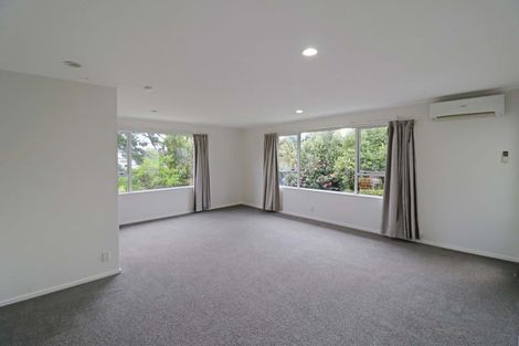 Photo of property in 11a Colchester Crescent, Newlands, Wellington, 6037