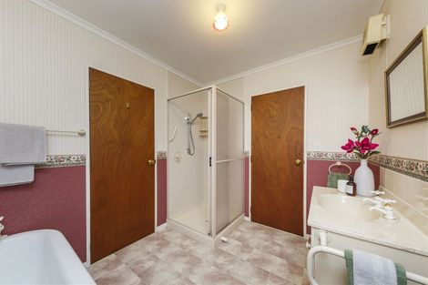 Photo of property in 28 Swansea Street, Hokowhitu, Palmerston North, 4410