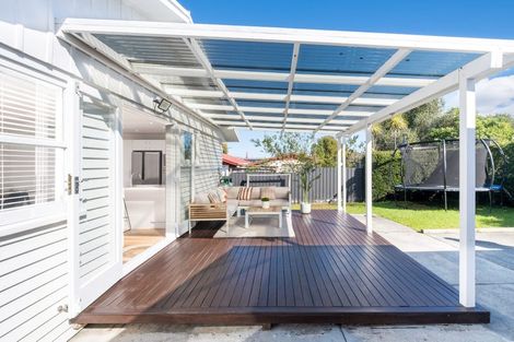 Photo of property in 8a Grande Vue Road, Papatoetoe, Auckland, 2025