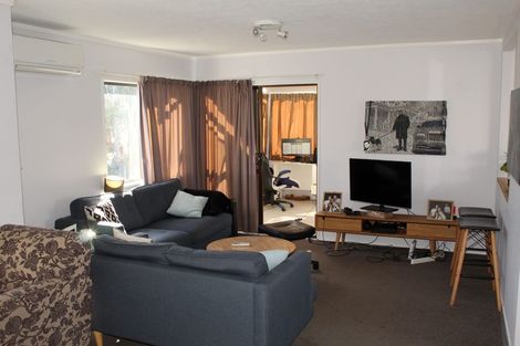 Photo of property in 1/9 Thistledew Place, Bayview, Auckland, 0629